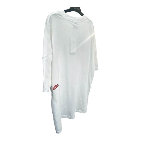 Nike Women’s Oversized T-Shirt White with Red Logo – Sizes L & XL - Picture 2 of 9